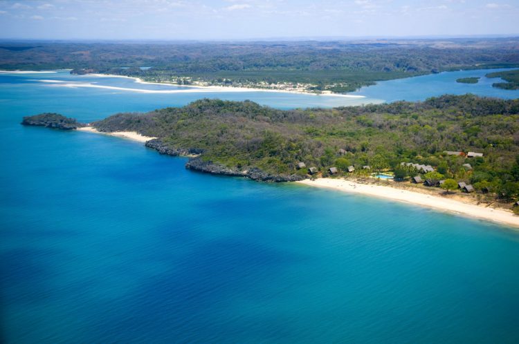 „digitale Detox“-madagascar-rhino-africa-travel-remote-places Blaues Meer und ein wenig Festland auf Madakaskar