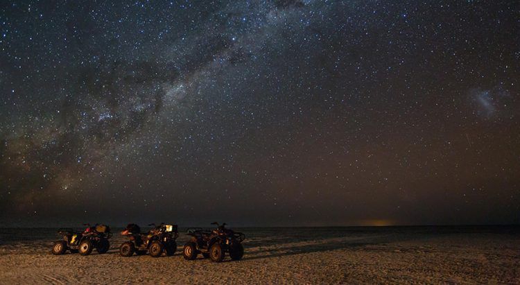 Der funkelnde Sternenhimmel in der Kalahari von Botswana