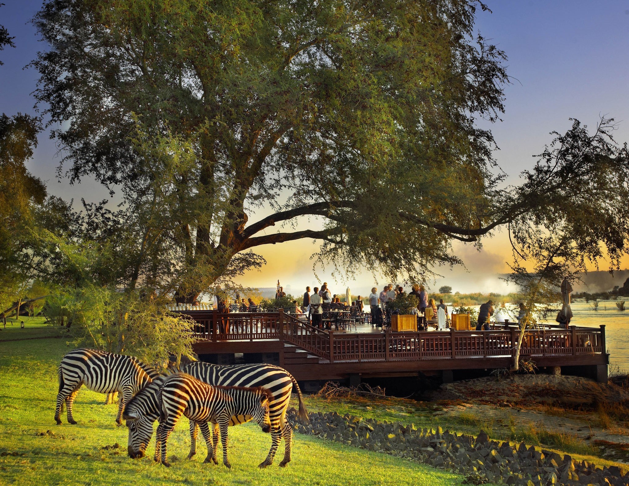 Sundowners im Royal Livingstone bei den Victoria-Fällen