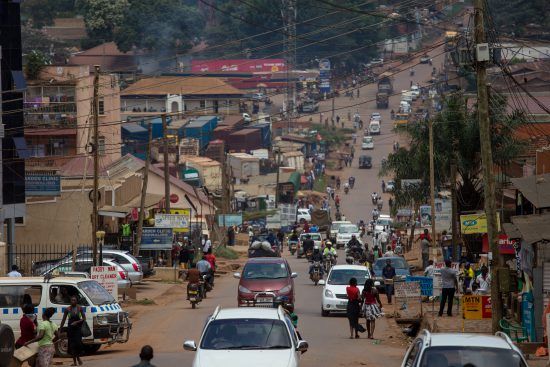 https://creativecommons.org/licenses/by-sa/2.0/legalcode Reges Treiben in den Straßen von Kampala, Uganda