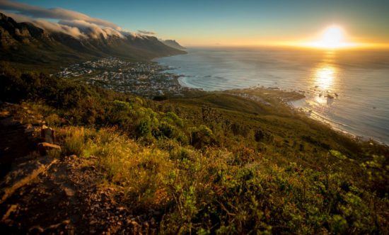 Sonnenuntergang über Camps Bay vom Lion's Head aus - die besten Aktivitäten in Kapstadt