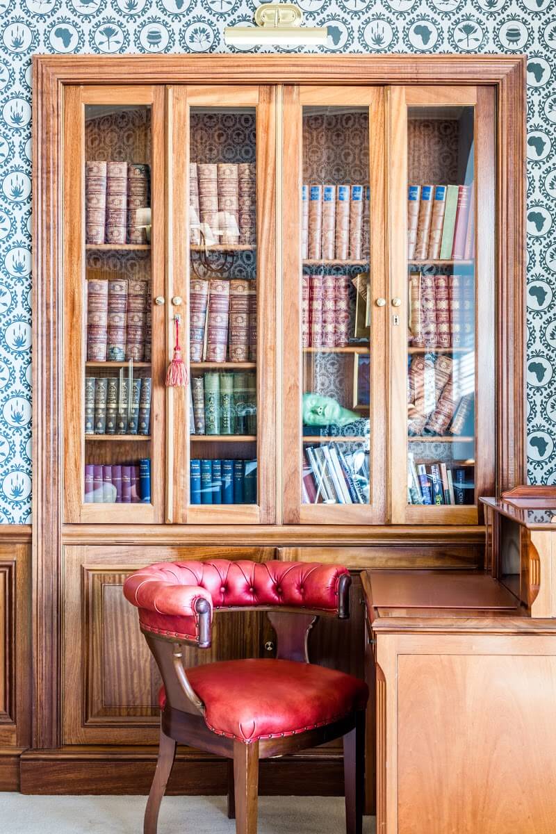 Ellerman House has its own library. 