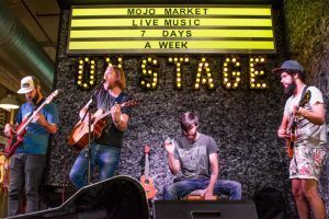 Livemusik am Mojo Market