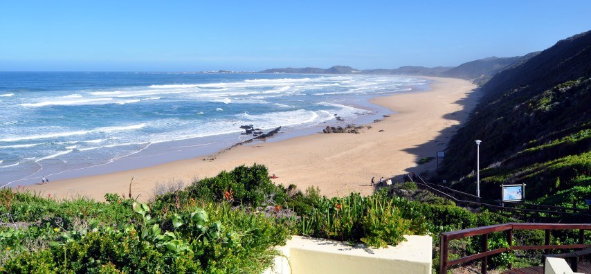Blick auf den Sandstrand von Brenton-on-Sea