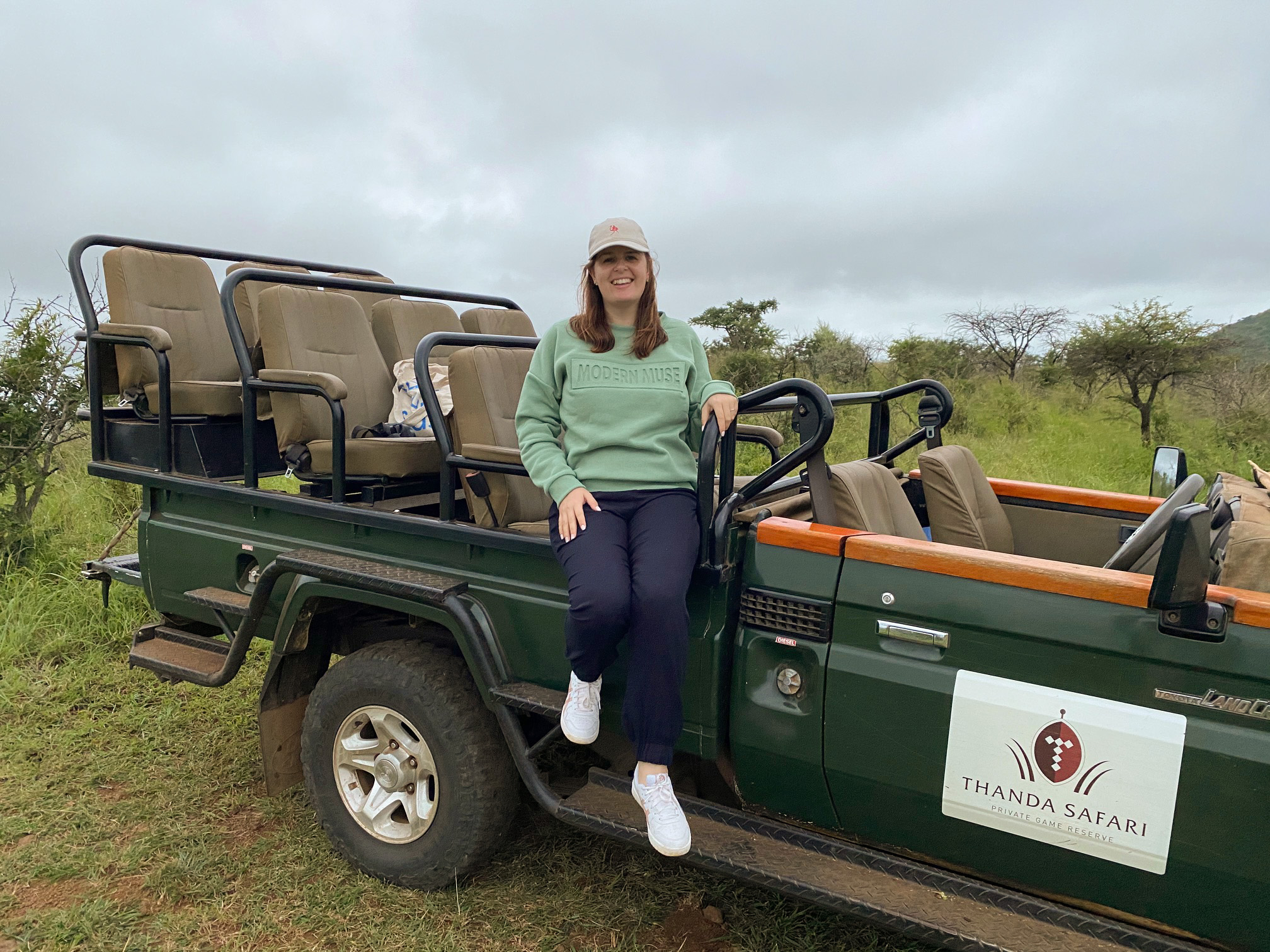 ¿Mi encantadora estadía en Thanda Safari Lodge - Ali en un vehículo de acecho?