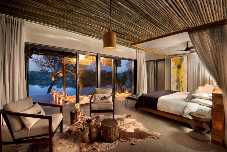 Das moderne, gemütliche Décor der Matetsi River Lodge