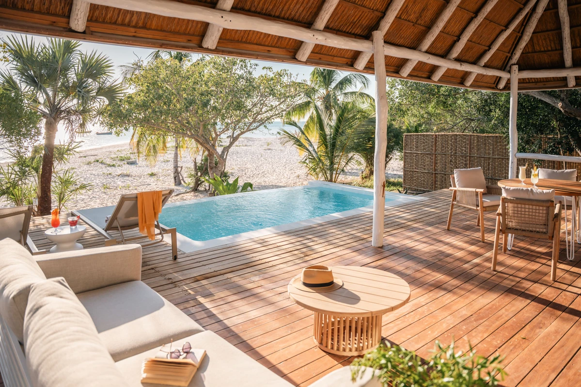 azura-marlin-beach-exterior-beach-villa-grande-01~-~media--3f079e97--query.7a524f18 Azura Marlin Beach